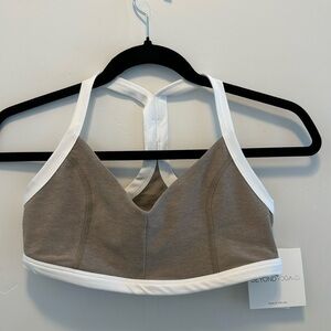 Beyond Yoga outline bra NWT